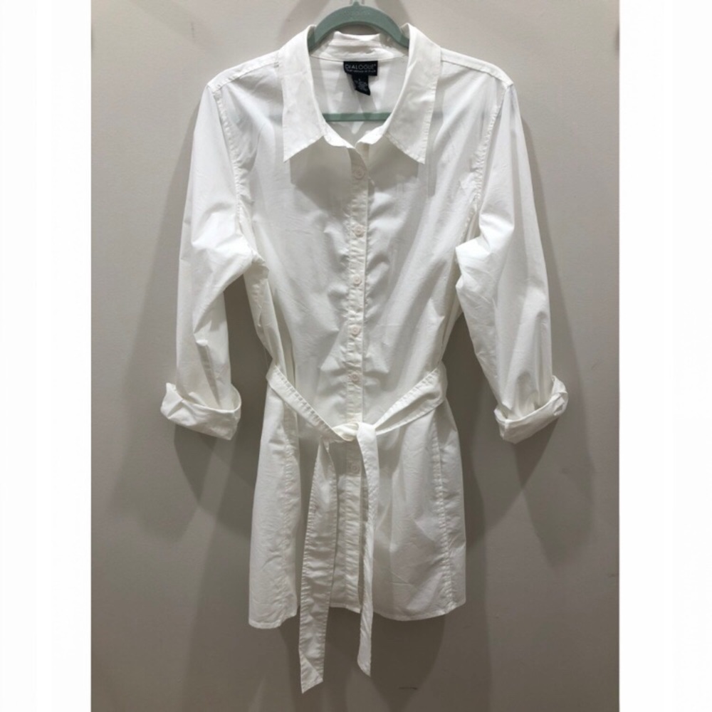 Vintage Dialogue White Tunic Top with Belt